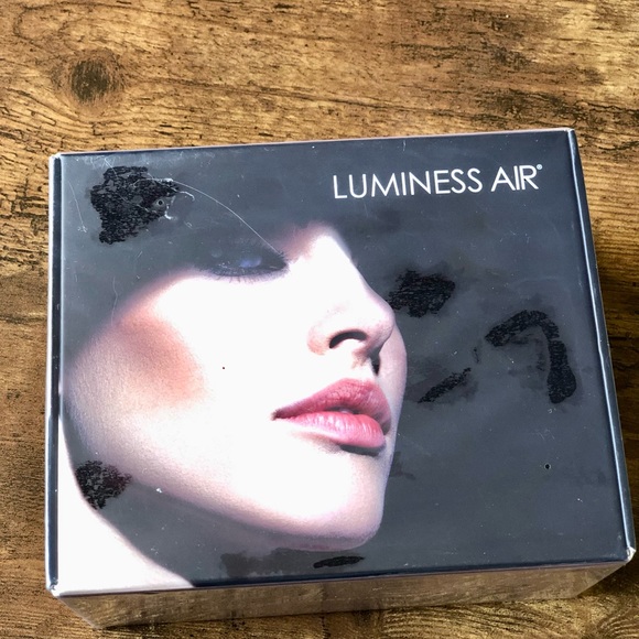 Luminess Airbrush Makeup Kit - Picture 2 of 3